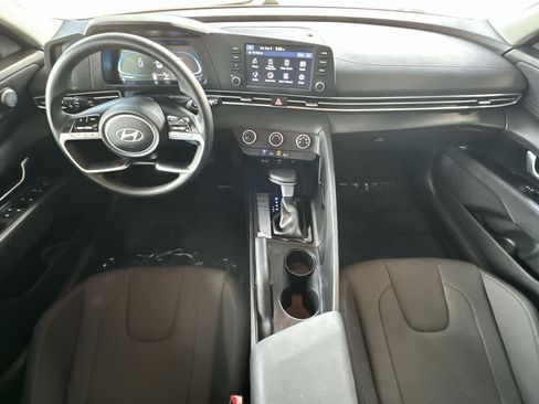 Used 2026 Hyundai Elantra SE FWD image 24