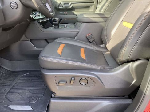 Used 2025 GMC Sierra 1500 AT4 image 35