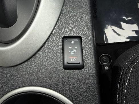 Used 2012 Nissan Rogue SV AWD/4WD image 30