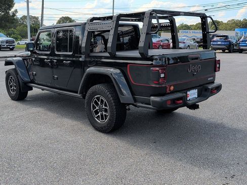 Used 2024 Jeep Gladiator Rubicon w/ Technology Group AWD/4WD image 5