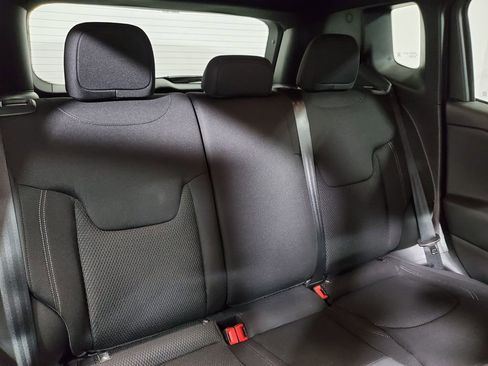 Used 2022 Jeep Renegade Altitude image 11