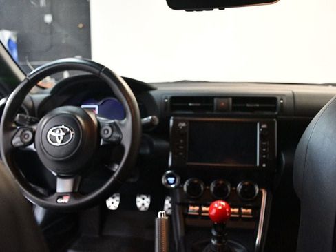 Used 2023 Toyota GR86 Premium RWD image 5