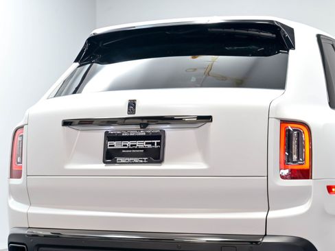 Used 2021 Rolls-Royce Cullinan Black Badge AWD/4WD image 94
