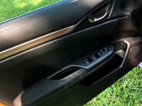 Used 2018 Honda Civic Sport image 11