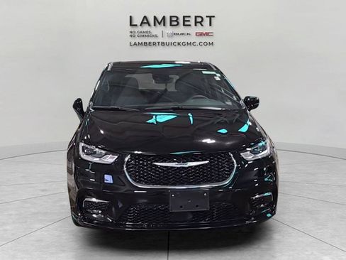 Used 2025 Chrysler Pacifica Select FWD image 8