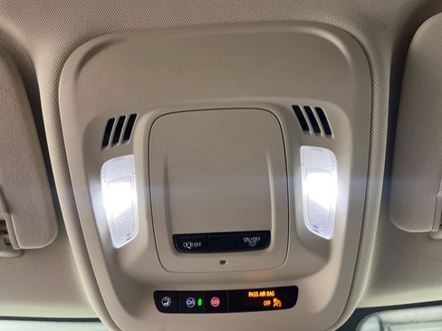 Used 2023 Buick Envision Essence image 28