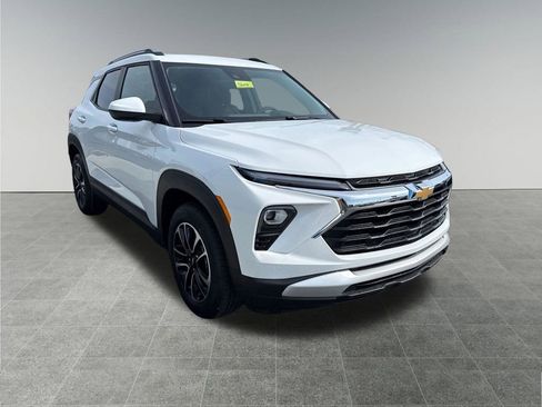 New 2026 Chevrolet TrailBlazer LT w/ Convenience Package AWD/4WD image 7