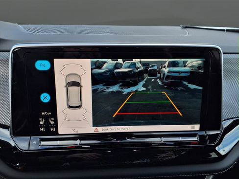 New 2026 Volkswagen Atlas Cross Sport SEL R-Line image 33