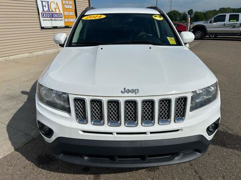 Used 2014 Jeep Compass Latitude FWD image 2