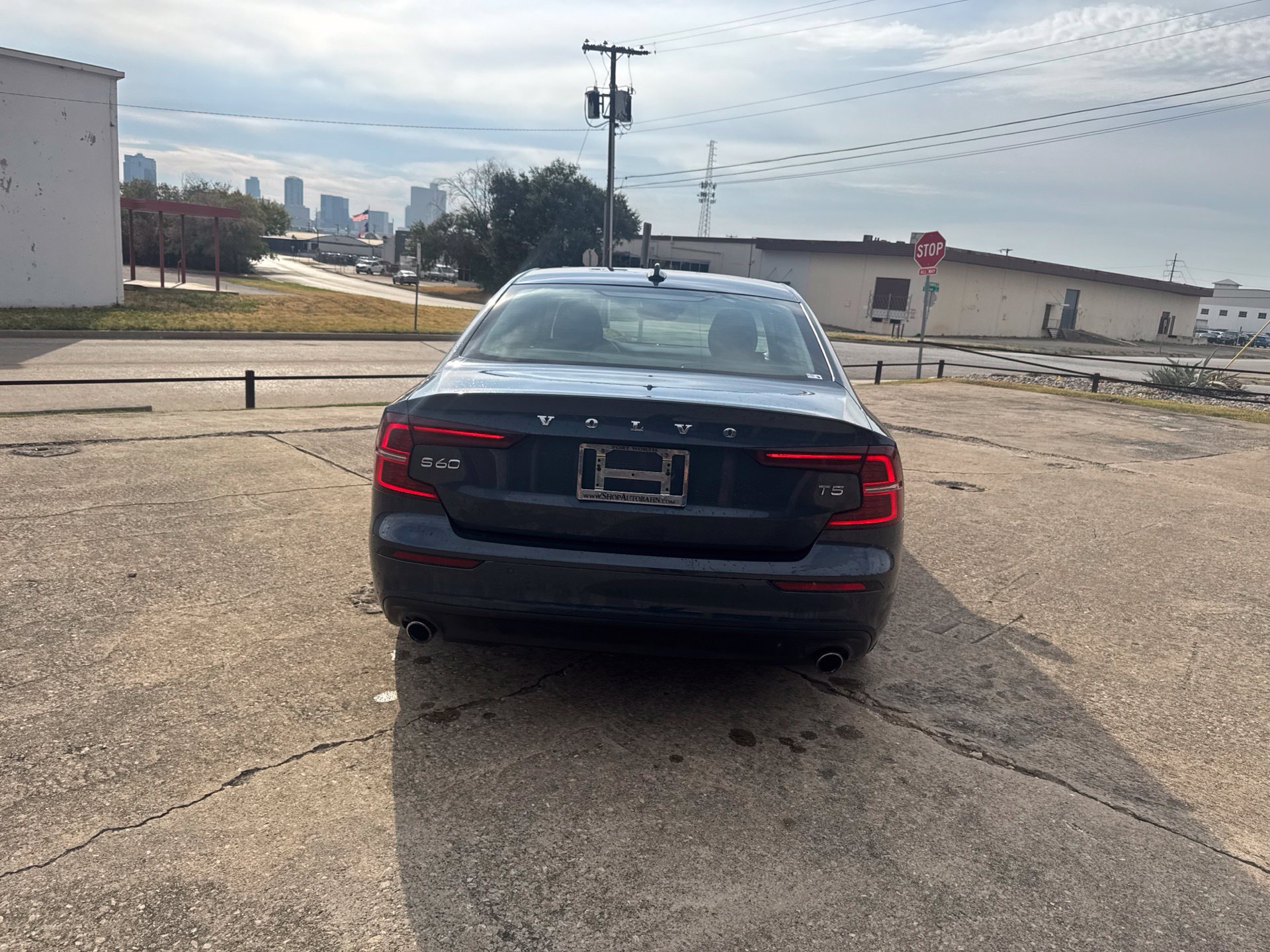 Used 2019 Volvo S60 T5 Momentum w/ Multimedia Package FWD image 6