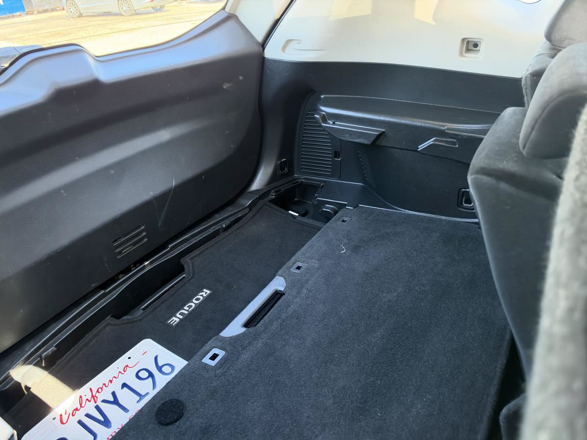 Used 2016 Nissan Rogue SV FWD image 24