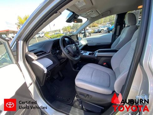 Certified 2025 Toyota Sienna LE FWD image 32