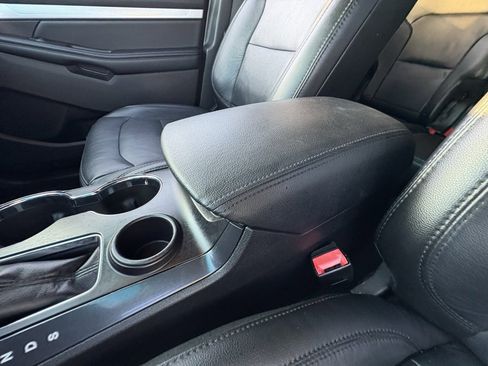 Used 2017 Ford Explorer XLT w/ Equipment Group 202A image 43