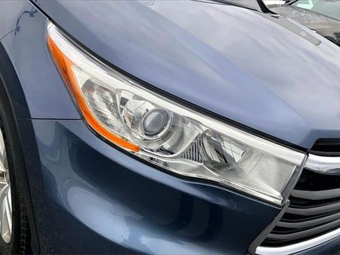 Used 2014 Toyota Highlander LE image 23