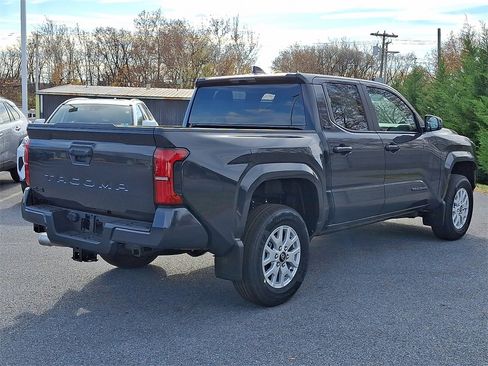 New 2025 Toyota Tacoma SR5 image 5