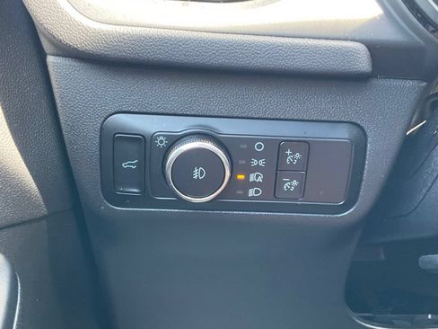 Used 2025 Ford Escape ST-Line Select AWD/4WD image 9