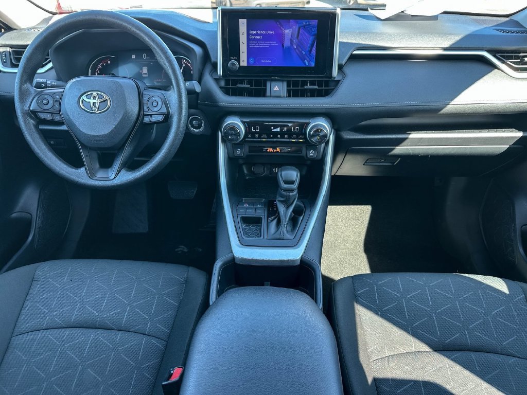 Used 2025 Toyota RAV4 XLE FWD image 11