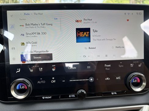 Used 2026 Lexus RX 350 Premium w/ Accessory Package (Z1) FWD image 23