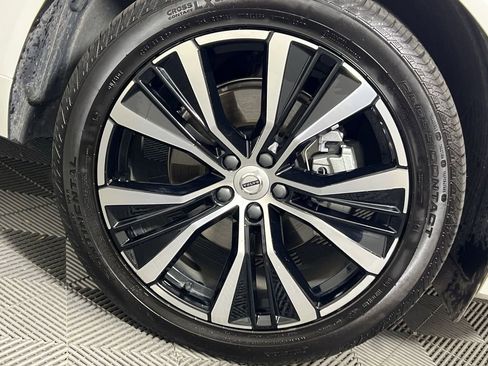 Certified 2025 Volvo XC60 B5 Plus image 18