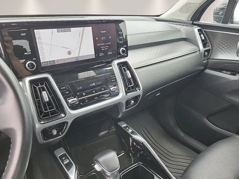 Used 2022 Kia Sorento SX AWD/4WD image 19