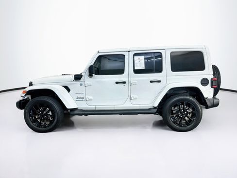 Used 2023 Jeep Wrangler Unlimited Sahara AWD/4WD image 4