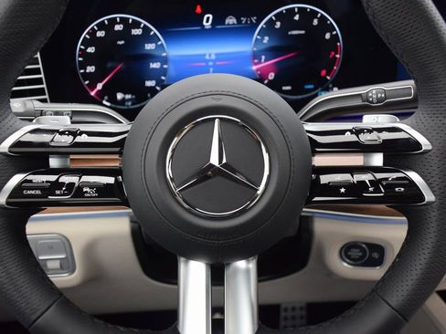 New 2026 Mercedes-Benz GLS 580 4MATIC image 24