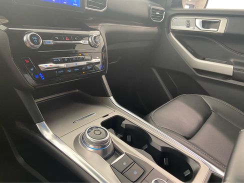 Used 2022 Ford Explorer Limited w/ Equipment Group 301A image 43