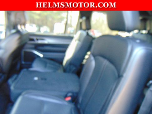 Certified 2025 Jeep Wagoneer 4WD image 30