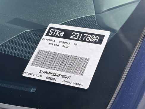 Certified 2024 Toyota Corolla SE w/ SE Premium Package FWD image 32