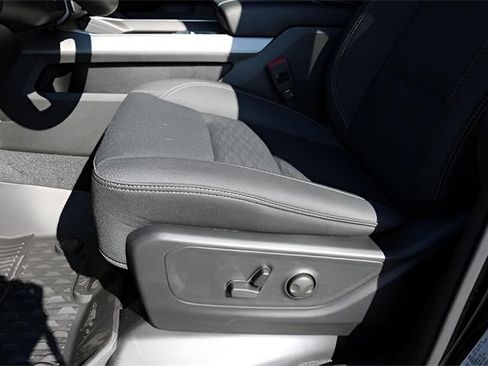 New 2026 RAM 1500 4x4 Crew Cab image 12