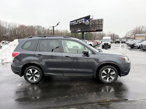 Used 2017 Subaru Forester 2.5i Premium w/ All-Weather Package image 10