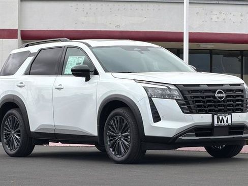 New 2026 Nissan Pathfinder SL w/ SL Premium Package (P04) AWD/4WD image 2