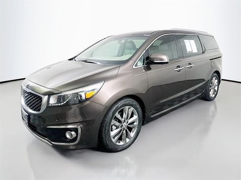 Used 2018 Kia Sedona SX Limited image 3