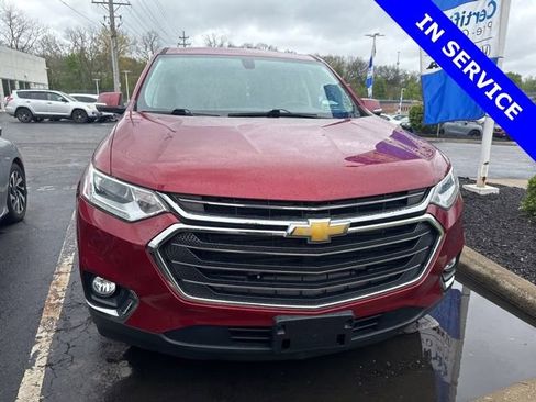 Used 2018 Chevrolet Traverse LT FWD image 2