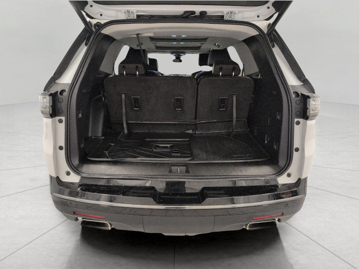 Certified 2020 Chevrolet Traverse Premier w/ Redline Edition AWD/4WD image 15