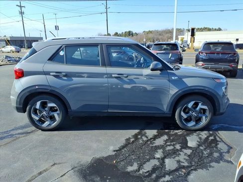 Used 2023 Hyundai Venue SEL w/ Cargo Package image 26