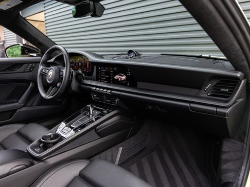 Certified 2025 Porsche 911 Carrera 4 GTS AWD/4WD image 33