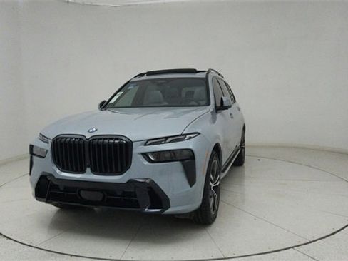 Used 2026 BMW X7 xDrive40i image 3