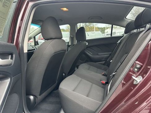 Used 2017 Kia Forte LX image 23