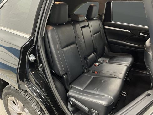 Used 2015 Toyota Highlander XLE image 31