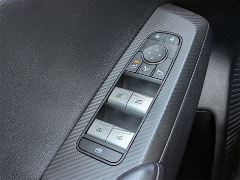 Used 2024 Mitsubishi Outlander SE image 25