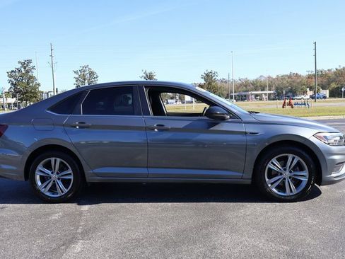 Used 2019 Volkswagen Jetta R-Line image 8