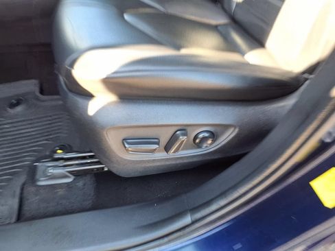 Used 2022 Toyota Highlander XLE FWD image 23