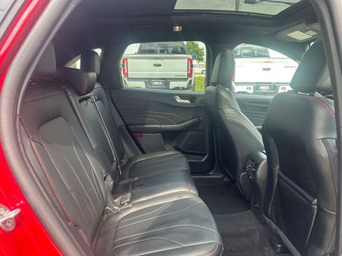 Certified 2025 Ford Escape ST-Line Elite w/ Premium Technology Package AWD/4WD image 18