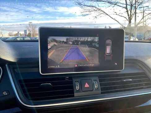 Used 2018 Audi Q5 2.0T Premium Plus w/ Premium Plus Package image 19