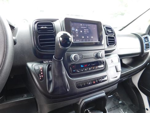 Used 2025 RAM ProMaster 2500 w/ U-Haul Equipment Group FWD image 15