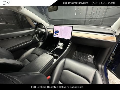 Used 2020 Tesla Model Y Long Range image 19