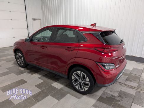Used 2023 Hyundai Kona SE image 2