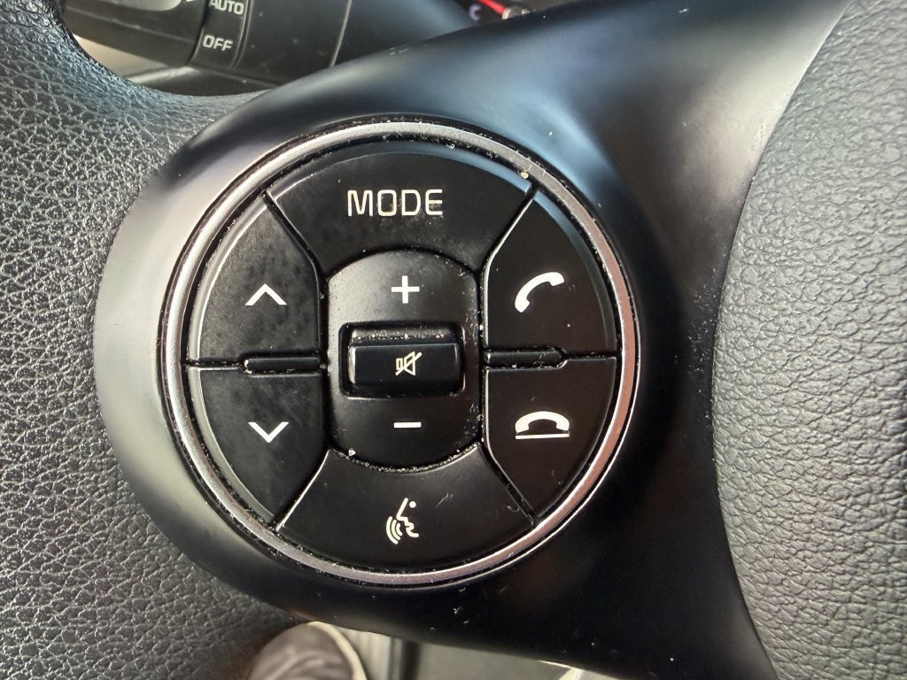Certified 2022 Kia Soul LX FWD image 29
