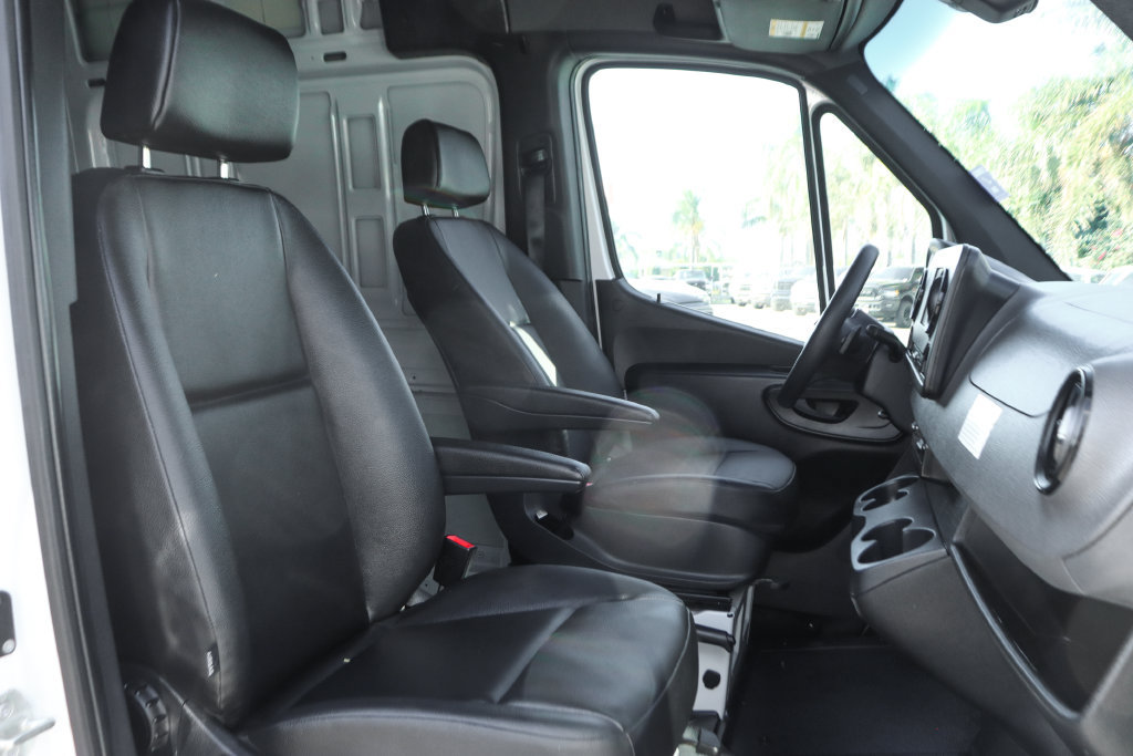 Used 2023 Mercedes-Benz Sprinter 2500 w/ Acoustic Package image 36